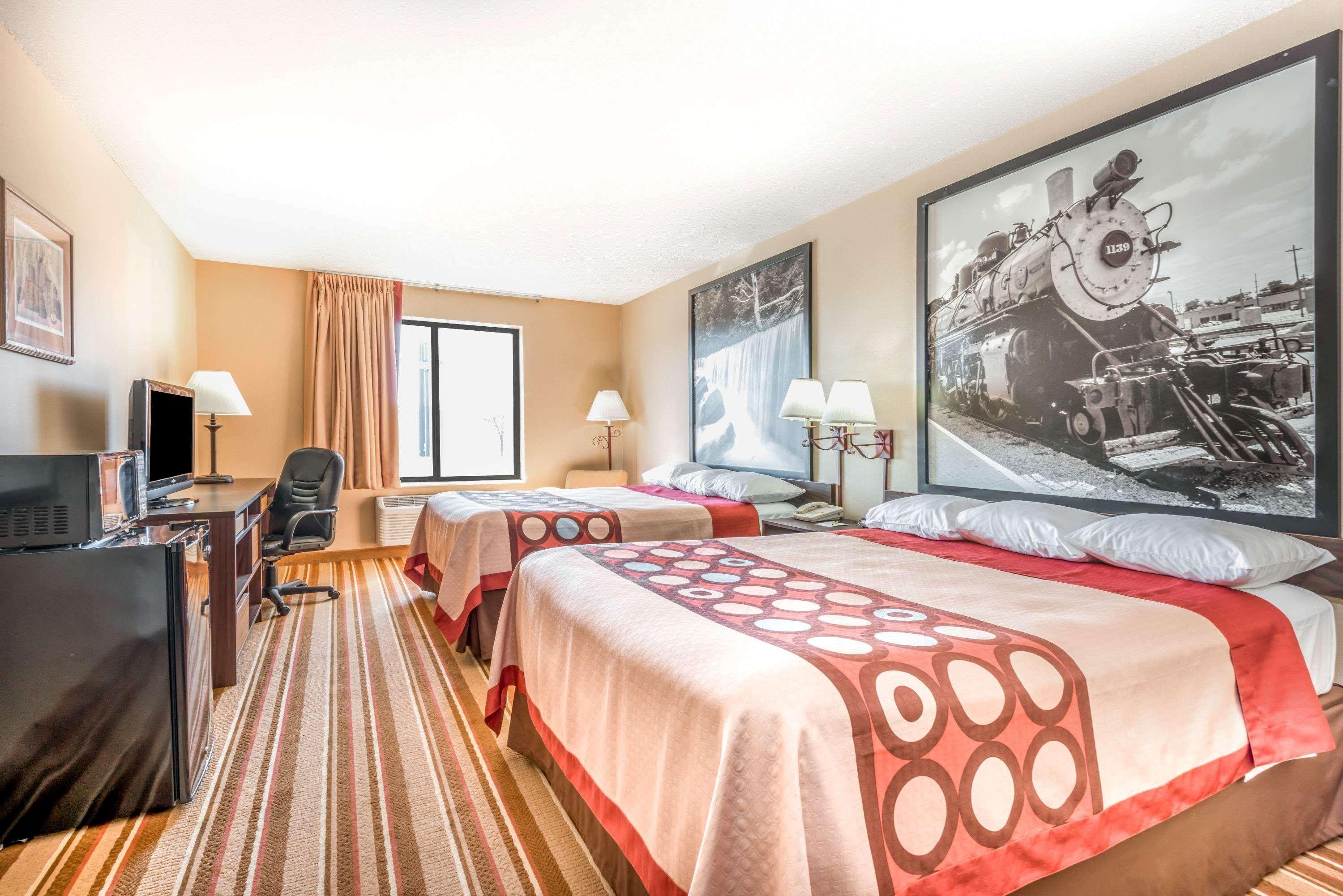 Super 8 By Wyndham I-70 Hotel Salina