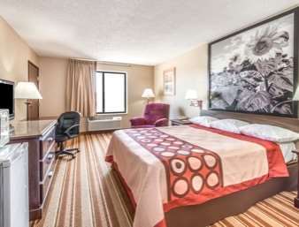Super 8 By Wyndham I-70 Salina