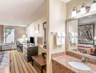 Super 8 By Wyndham I-70 Hotel 2*